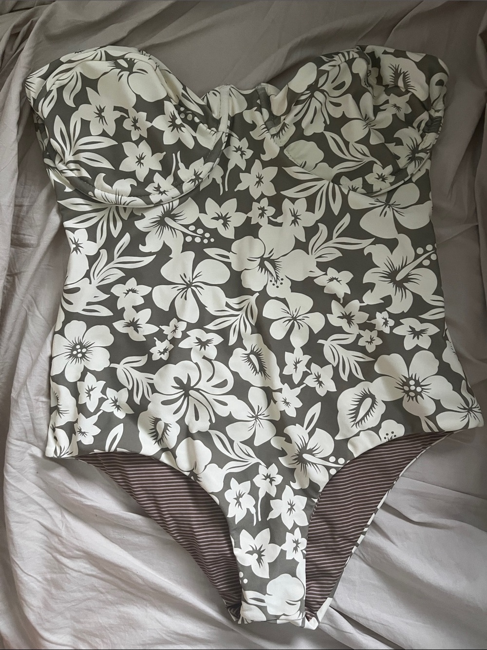 Acacia one piece